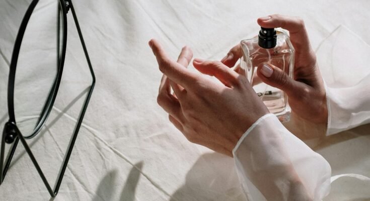 Fragrance Layering for Men: How to Smell Irresistible All Day