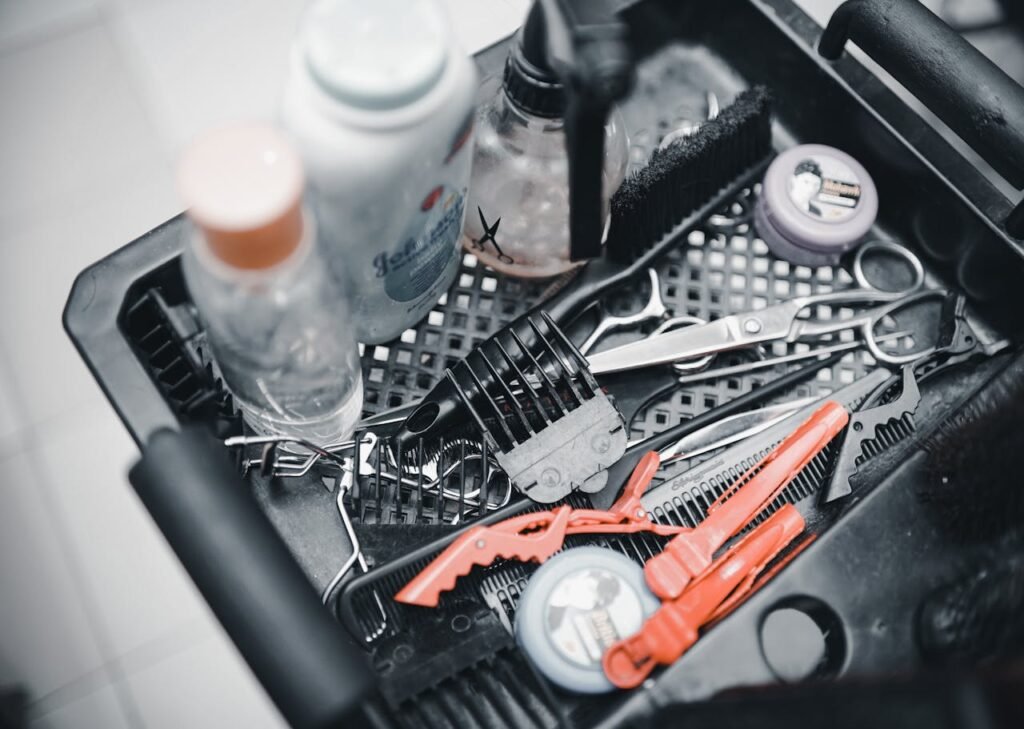 How to Build a Minimalist Grooming Kit (Without Sacrificing Style) in 2025 How to Build a Minimalist Grooming Kit (Without Sacrificing Style) in 2025