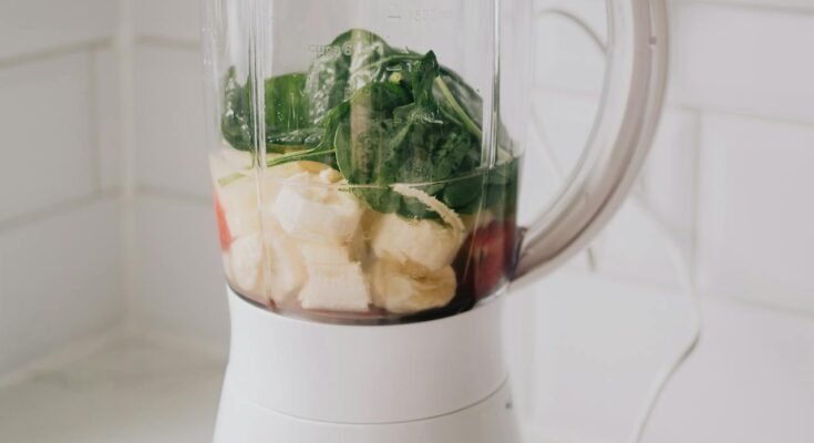 The Ultimate Weight Loss Smoothie Guide (Recipes + Fat-Burning Ingredients)