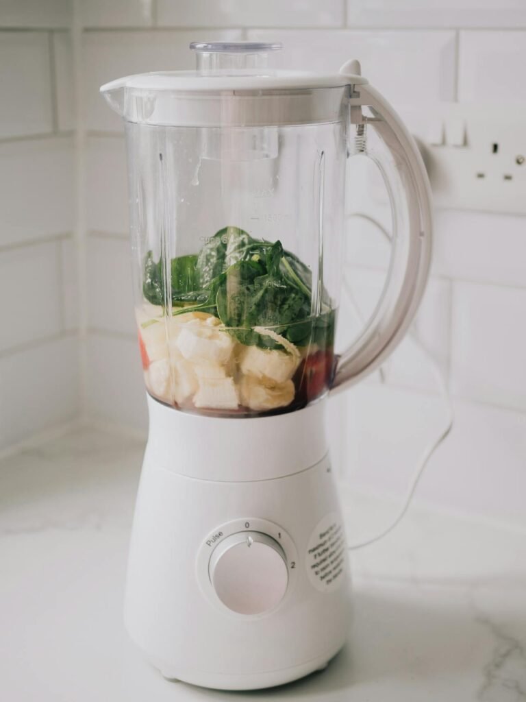 The Ultimate Weight Loss Smoothie Guide (Recipes + Fat-Burning Ingredients) The Ultimate Weight Loss Smoothie Guide (Recipes + Fat-Burning Ingredients)