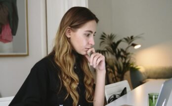 How to Eliminate Distractions While Studying (Even on Your Phone) How to Eliminate Distractions While Studying (Even on Your Phone)